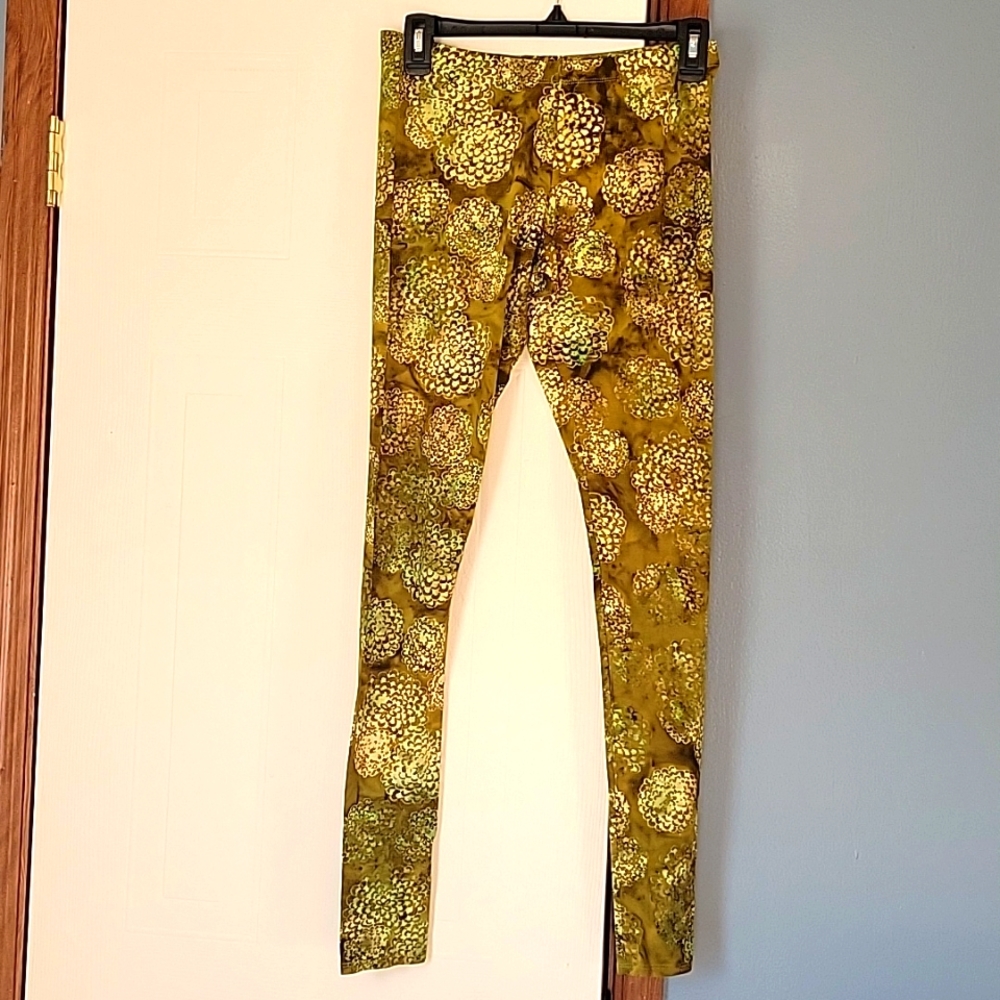 🆕️ 🎈Hands to Hearts Women's Leggings Size Medium
